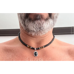 Kaelakee oonüksi ja tiigrisilmaga